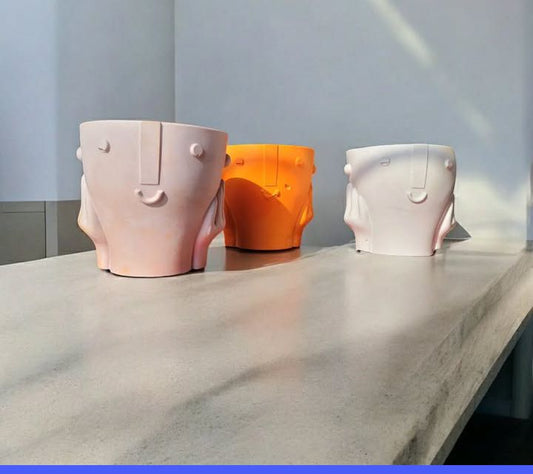 Figure Pot.