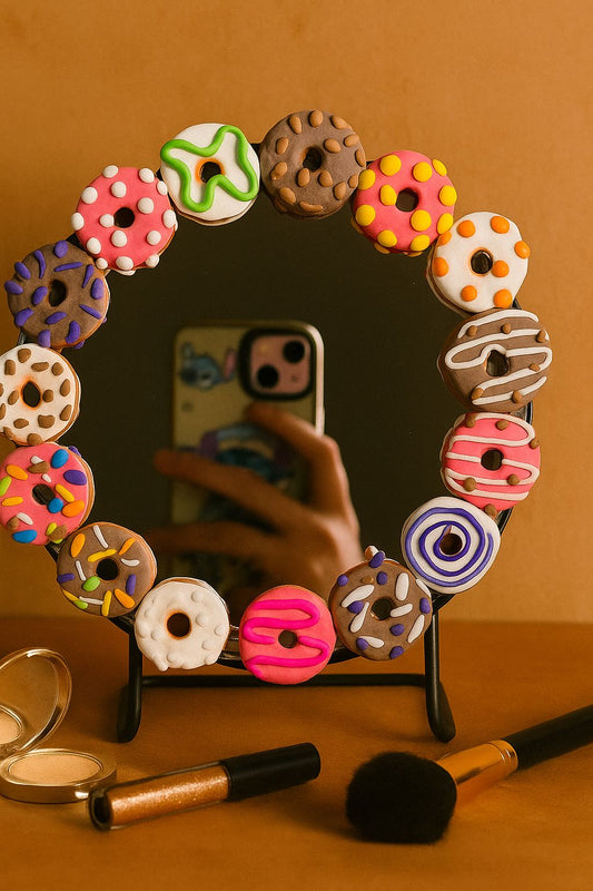 Donut Mirror standing (frame)..